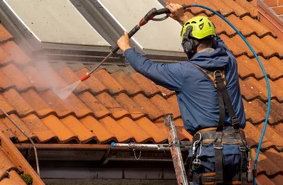 Démoussage et hydrofuge de toiture à Couy
